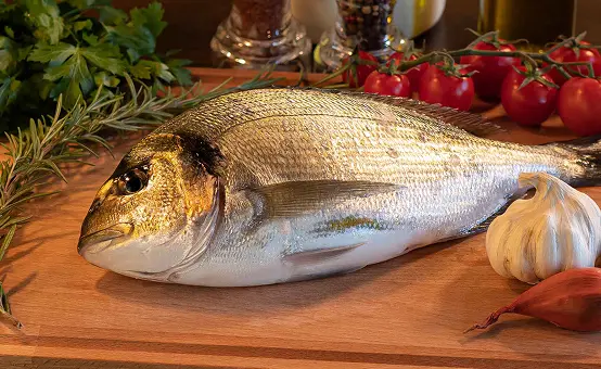 Pesce fresco delle valli venete: orata biologica disponibile nello shop Val Morosina